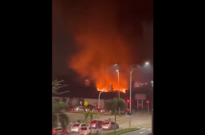 Fire and Rescue Dept: Fire destroys 20 stalls at Uptown Kota Damansara (VIDEO)