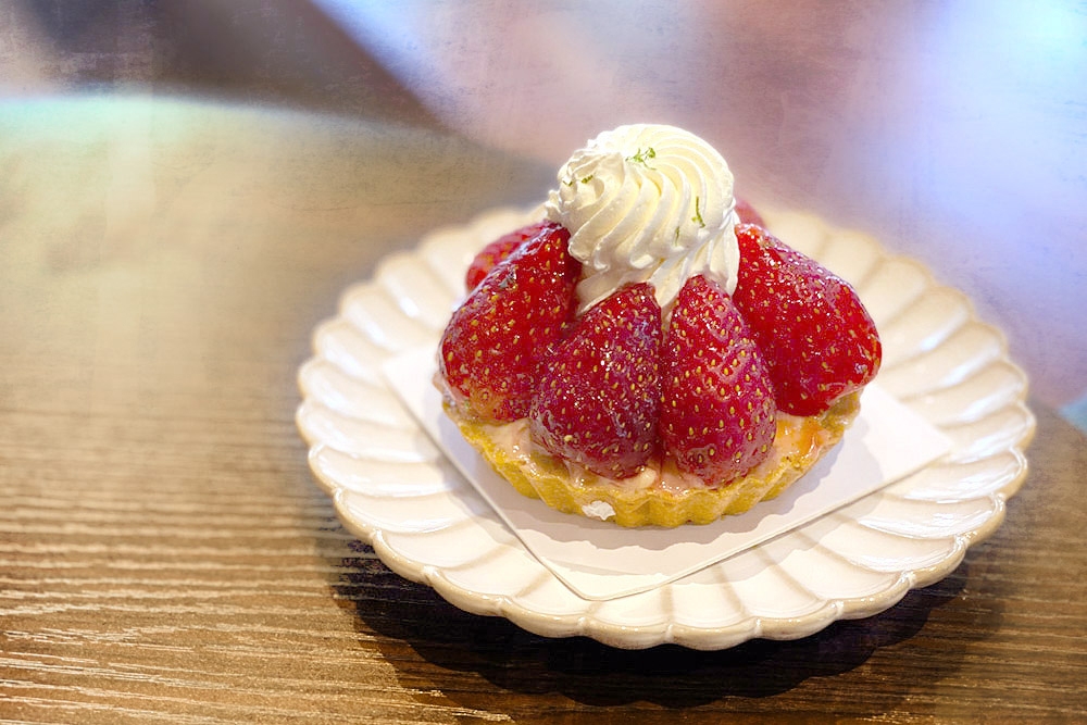 The Tarte Aux Fraises (French strawberry tart) at Á Paris Bakehouse is a delicate, sweet delight. – Pictures by CK Lim