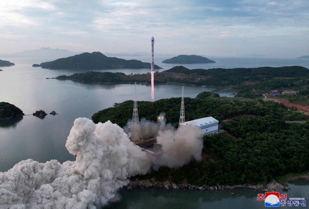 North Korea has notified Japan it plans to launch a rocket carrying a space satellite between November 22 and December 1 in the direction of the Yellow Sea and East China Sea, Japan’s Coast Guard said today. — Reuters pic