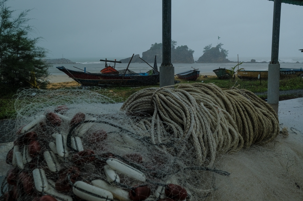 According to the Terengganu Fishermen’s Association chairman Mat Yassim Mohamed, there are more than 500 fishermen in Kemaman. — Bernama pic