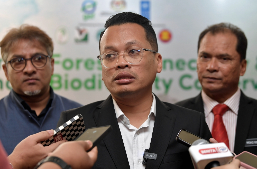 Natural Resources, Environment and Climate Change Minister, Nik Nazmi Nik Ahmad said that, to date, the government has added 1,500 rangers, and most of them are from the Orang Asli community or veterans from the Malaysian Armed Forces (ATM) and the Royal Malaysia Police. — Bernama pic