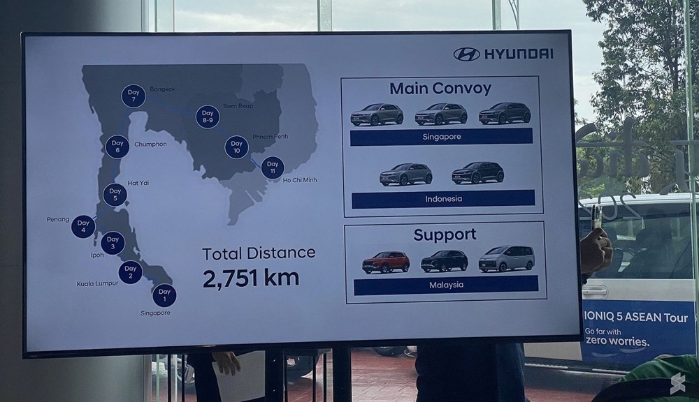 Hyundai Ioniq 5 Asean Tour convoy consists of EVs from Singapore and Indonesia, along with support vehicles from Malaysia. — SoyaCincau pic 