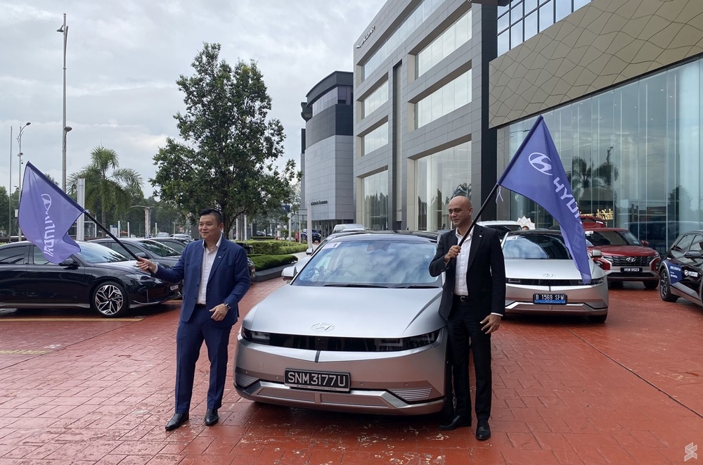 Hyundai Motor Company has kicked off its ‘Go Far with Zero Worries’ Ioniq 5 Asean Tour to showcase its electric vehicle’s reliability, eco-friendliness and long-distance capabilities. — SoyaCincau pic 
