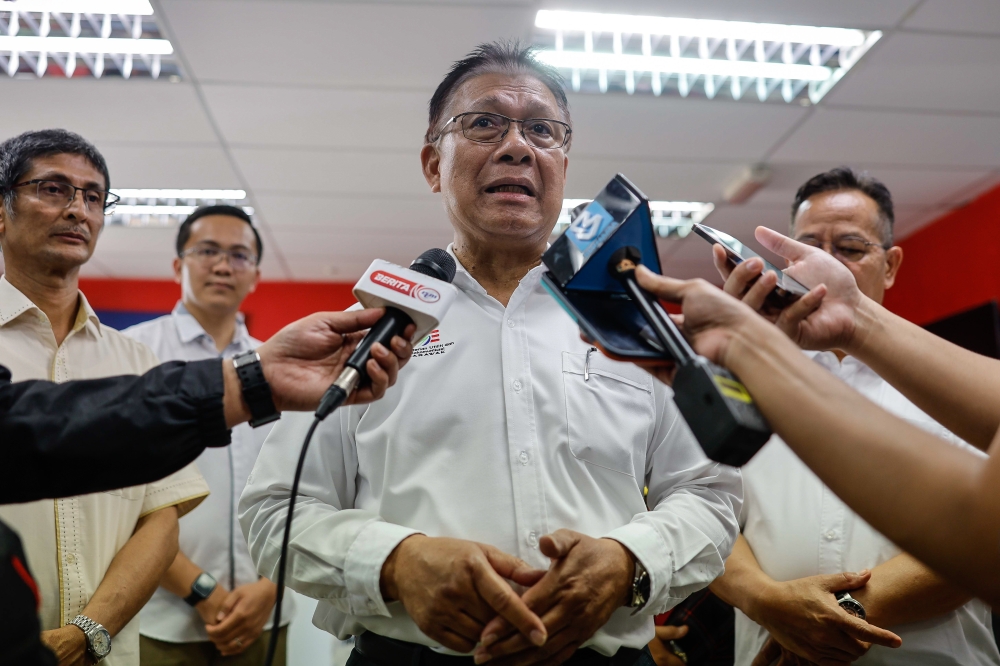 In his winding-up speech after the debate by 14 state lawmakers, Sarawak’s Minister of Utilities and Telecommunications Datuk Seri Julaihi Narawi said under Section 27(3)(a) of the Bill, the entitlement to electricity is not absolute. — Bernama pic