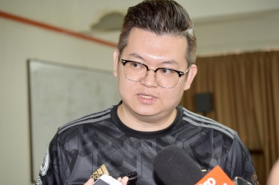 Bandar Kuching MP: Sacking of restaurant worker in KL for wearing cross necklace 'highly discriminatory' - Vimarsana News