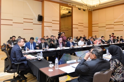 Anthony Loke: Malaysia to implement Asean cross-border permits from January 1 - Vimarsana News