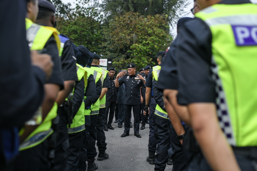 The audit also recommends that the Royal Malaysia Police (PDRM) ensure the optimal utilisation of the Safe City Monitoring System (SPBS) after it is upgraded in order to ensure value for money in government spending. — Bernama pic