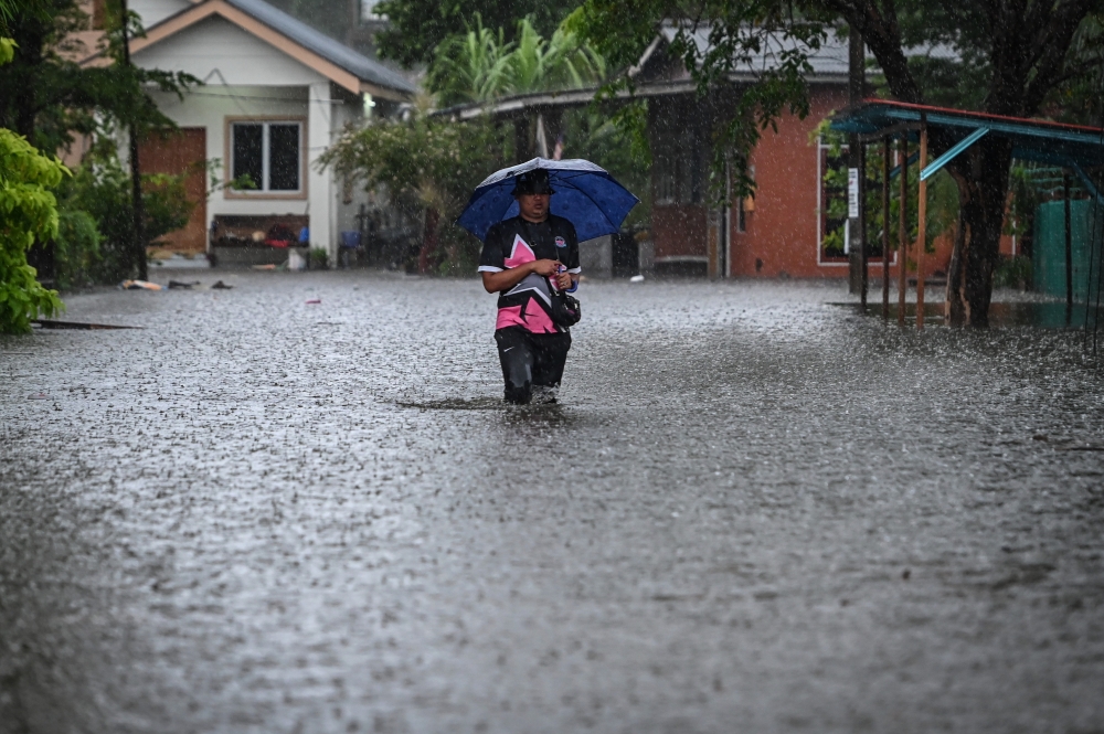 In a statement today, MetMalaysia said that the areas affected are Tumpat, Pasir Mas, Kota Baru, Jeli, Tanah Merah, Bachok, Machang, Pasir Puteh and Kuala Krai, while in Pahang it involves Kuantan. — Bernama pic 