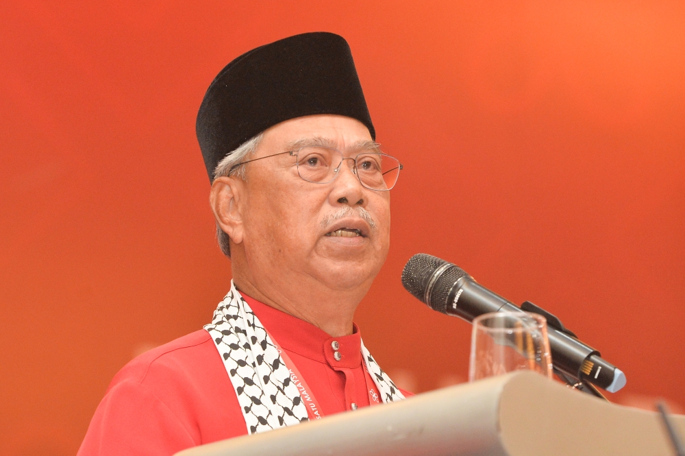 Tan Sri Muhyiddin Yassin speaks at the sixth Bersatu Annual General Assembly in Shah Alam November 24, 2023. ― Picture by Miera Zulyana