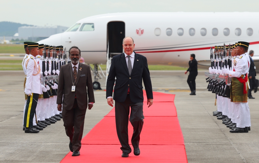 Prince of Monaco, Prince Albert II, arrived here today to begin his four-day inaugural state visit to Malaysia. — Bernama pic