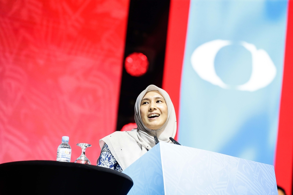 PKR Vice President Nurul Izzah Anwar delivering her speech during the National PKR Congress at Putrajaya International Convention Centre, November 26, 2023. — Picture by Sayuti Zainudin