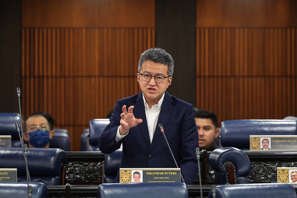 Malaysia remains a preferred destination for global investors despite its differing stance on Palestine-Israel compared to investors’ home countries, said the Deputy Minister of Investment, Trade and Industry, Liew Chin Tong. ―  Bernama pic