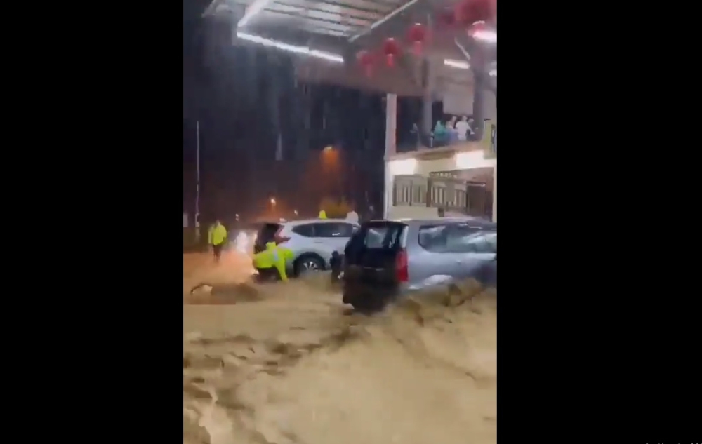 On November 25, due to three hours of moderate-intensity rain ranging from 23.5 to 53.0 millimeters, a debris flood occurred, which inundated several houses and business premises in an average depth of 0.3 to 0.6 metres of floodwater. — Screengrab from social media 