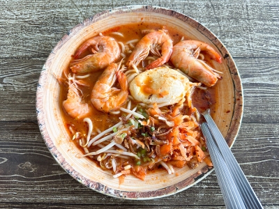Looking for an authentic ‘mee udang’? Taman Melati’s Warung Pakcik Bawang has just the version to feed your homesick cravings