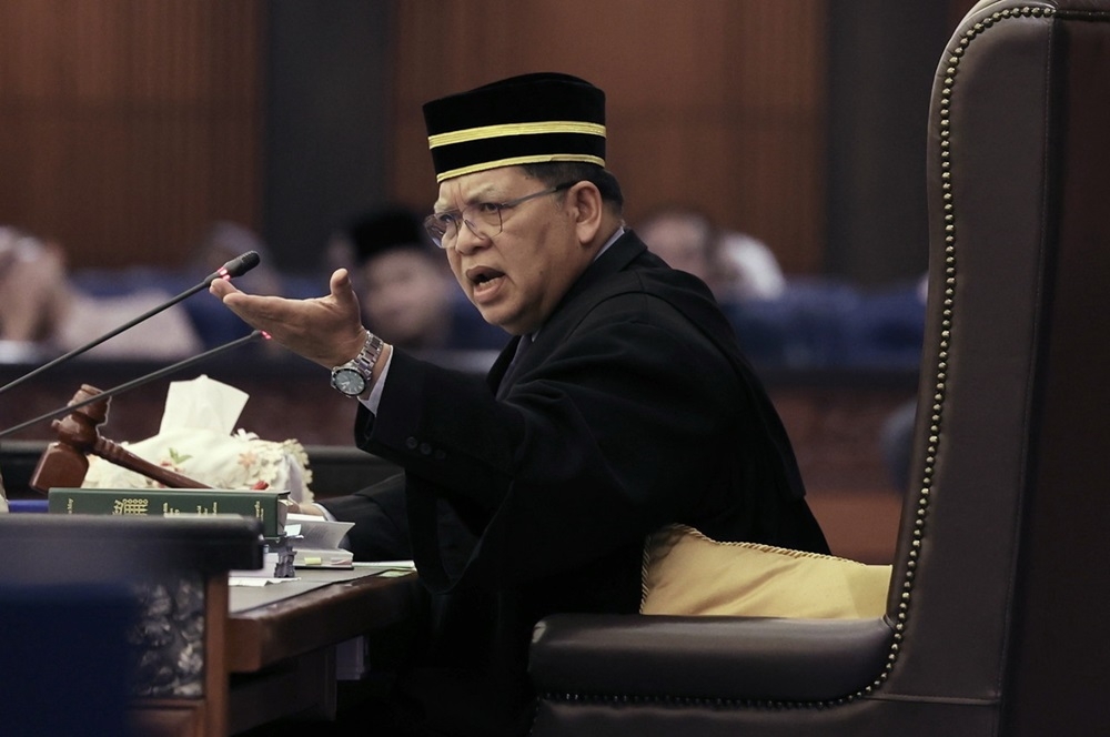 Speaker Tan Sri Johari Abdul gestures during the Parliament sitting, November 30, 2023. — Bernama pic