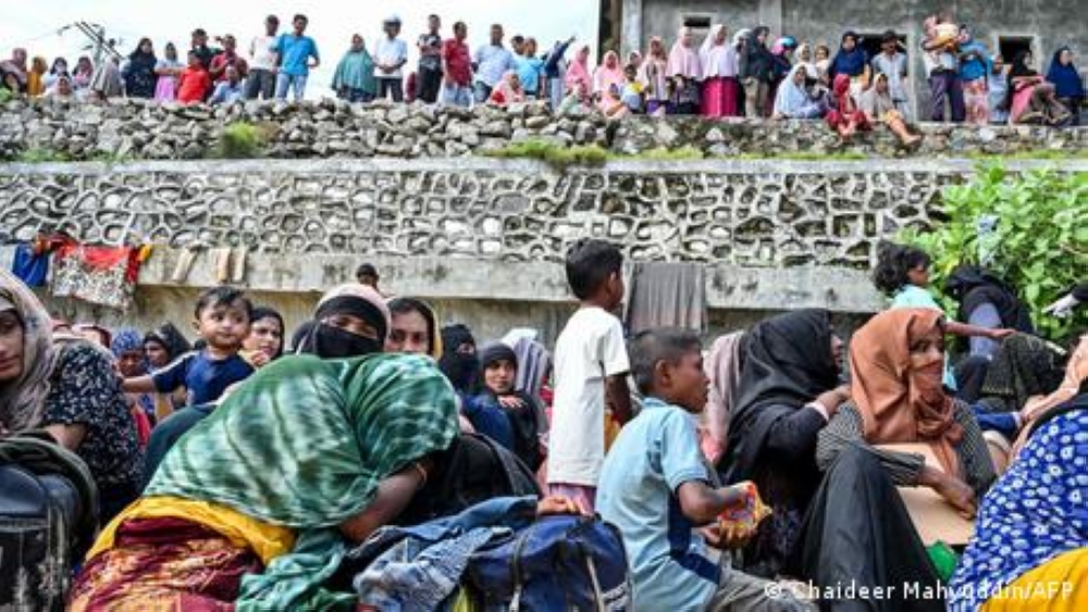 More than 1,000 Rohingya Muslims have arrived in Indonesia by boat this month. They have been fleeing Bangladesh’s overcrowded refugee camps where conditions have worsened. — DW pic