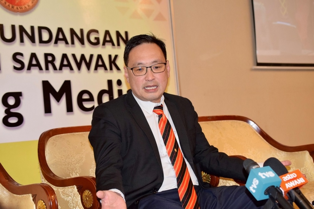 Sarawak DAP chairman Chong Chieng Jen today urged the state government to take stern action against an officer at TV Sarawak responsible for making a ‘ridiculous decision’ of rejecting a Christian hymn ‘O Holy Night’ to be included in a Christmas event scheduled to be held here this coming Sunday evening. — Borneo Post pic