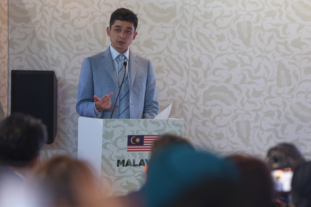 The Regent of Pahang Tengku Hassanal Ibrahim Alam Shah Al-Sultan Abdullah Ri'ayatuddin Al-Mustafa Billah Shah delivers his keynote address at the Signing of a Collaborative Agreement between UEM Lestra Berhad and Enggang Holdings Sdn Bhd in Malaysia Pavilion at the 28th Conference of Parties (COP28) to the United Nations Framework Convention on Climate Change (UNFCC), in Dubai Expo City December 2, 2023. — Bernama pic