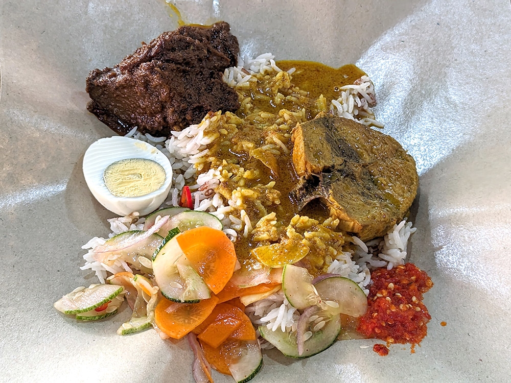 My favourite here: Nasi Dagang Daging Kerutup and 'gulai ikan'.