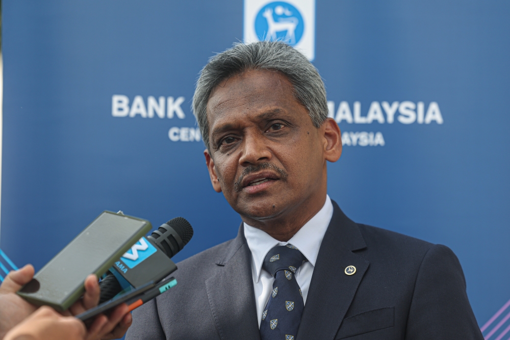 BNM governor Datuk Abdul Rasheed Ghaffour said the government and the private sector have undertaken a number of multi-year projects that would contribute towards the nation’s economic growth from next year onwards. — Bernama pic