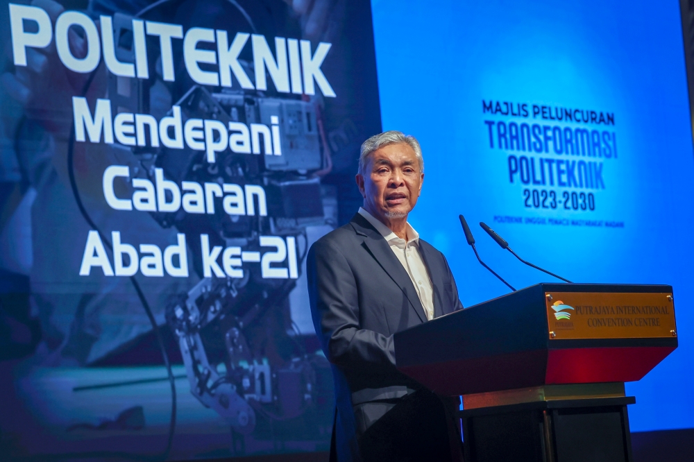 Datuk Seri Ahmad Zahid Hamidi questioned how Perikatan Nasional concluded that the views of one parliamentary constituency could represent all 220 in the country. — Bernama pic