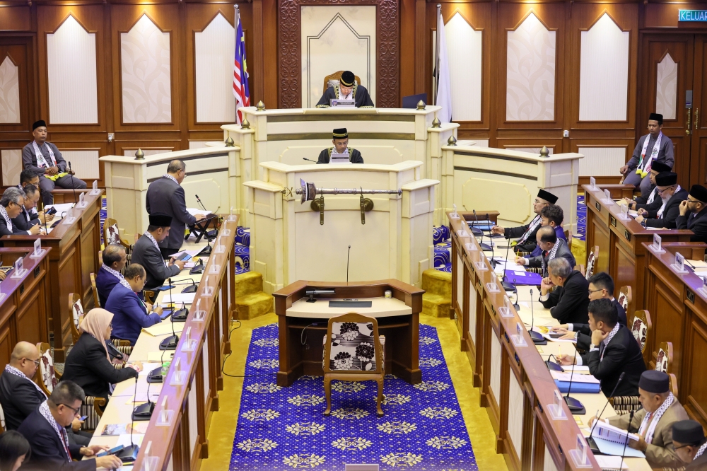 The Pahang State Legislative Assembly today unanimously approved the motion condemning the atrocities and injustices committed by the Zionist regime against the Palestinian people. — Bernama pic 