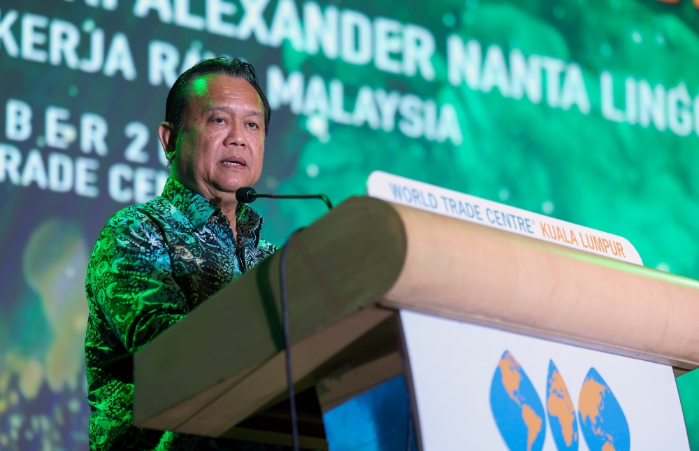 Works Minister Datuk Seri Alexander Nanta Linggi speaks at the Construction Media Awards ceremony in Kuala Lumpur, December 4, 2023. — Bernama pic    