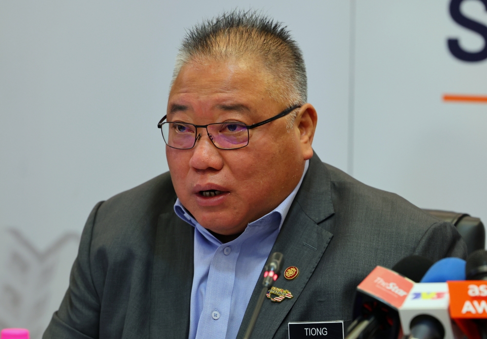 Tourism, Arts, and Culture Minister Datuk Seri Tiong King Sing said his ministry will not disclose information about its target for Chinese and Indian tourist arrivals in Malaysia next year. — Bernama pic      