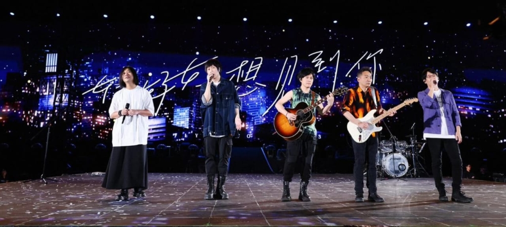 Taiwanese rock band Mayday to livestream Paris concert on Thursday to counter allegations of lip-syncing 