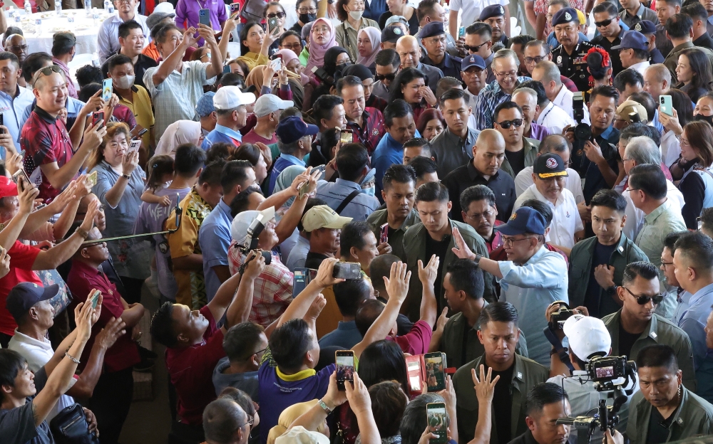 Deputy Human Resources Minister Datuk Mustapha Sakmud, who is also Sepanggar Member of Parliament, said all Malaysians should have faith in and give time to the unity government led by Prime Minister Datuk Seri Anwar Ibrahim to solve their problems according to the government’s list of priorities to ensure the overall well-being of the people and the country. — Bernama pic 