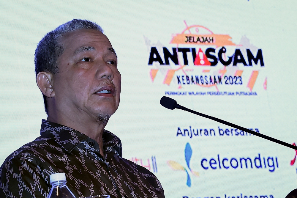 Deputy Prime Minister Datuk Seri Fadillah Yusof said most of those caught up in the employment fraud syndicates were deceived by advertisements offered on social media and were eventually forced to become ‘scammers’. — Bernama pic 