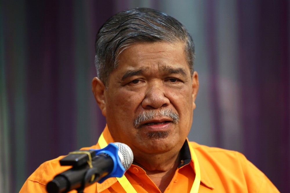 Amanah president Datuk Seri Mohamad Sabu speaks at the Kelantan Amanah convention today. — Bernama pic