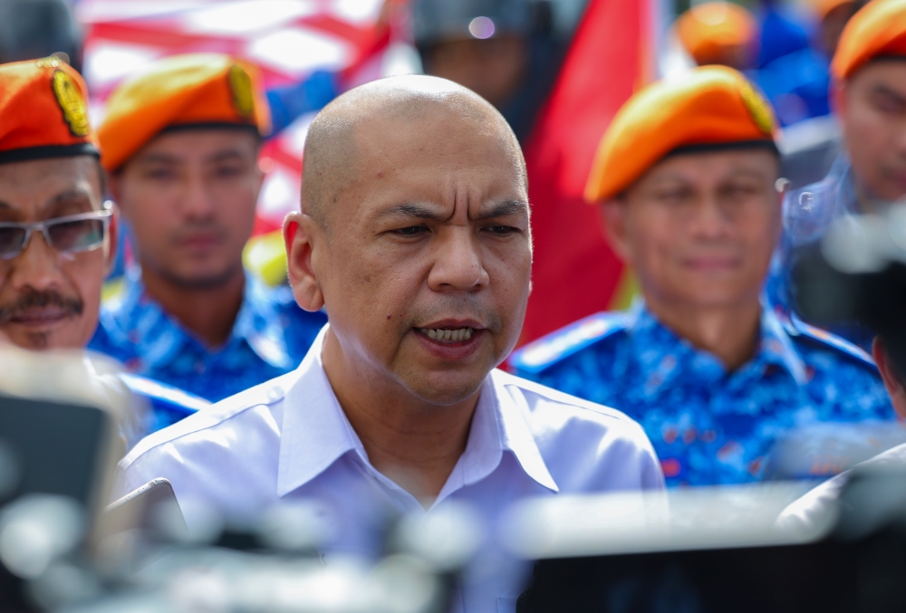 Minister in the Prime Minister’s Department (Sabah, Sarawak Affairs and Special Functions) Datuk Armizan Mohd Ali, who is also the acting minister of domestic trade and cost of living, said the government has implemented two initiatives that focused on standardising the prices of goods in the Borneo region. — Bernama pic 