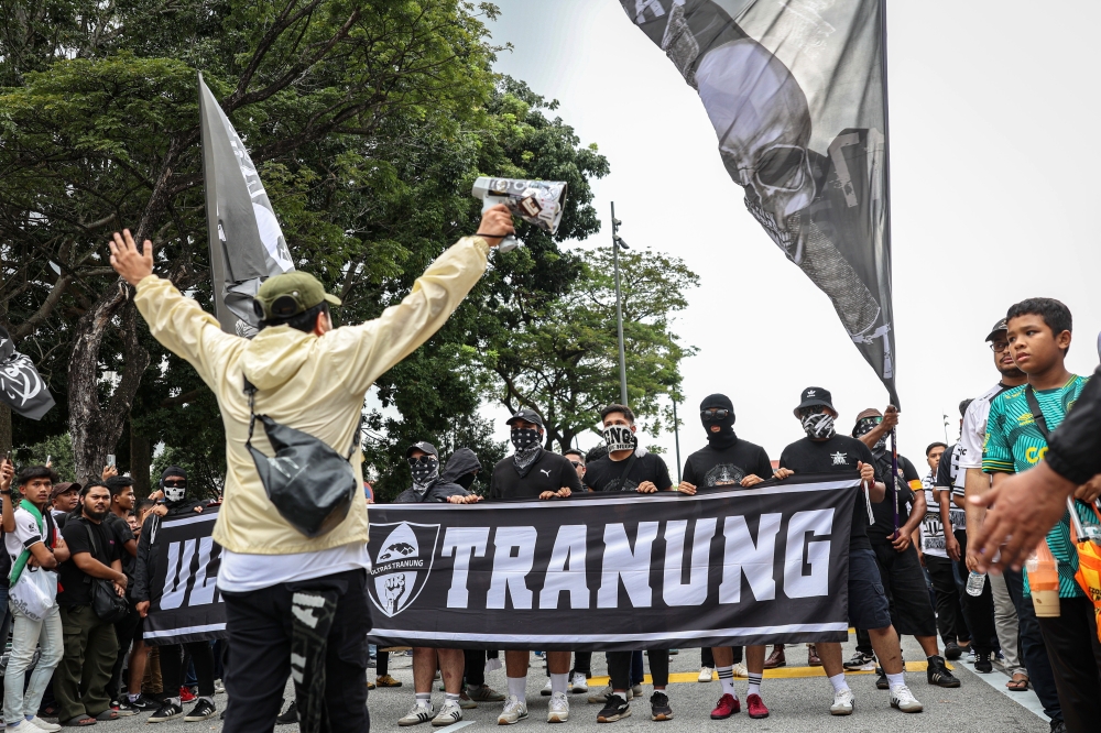 Terengganu FC fans at Bukit Jalil National Stadium, December 8, 2023. — Bernama pic