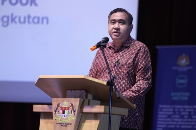 Hurry up and claim your FLYsiswa subsidy before December 31, transport minister tells varsity students