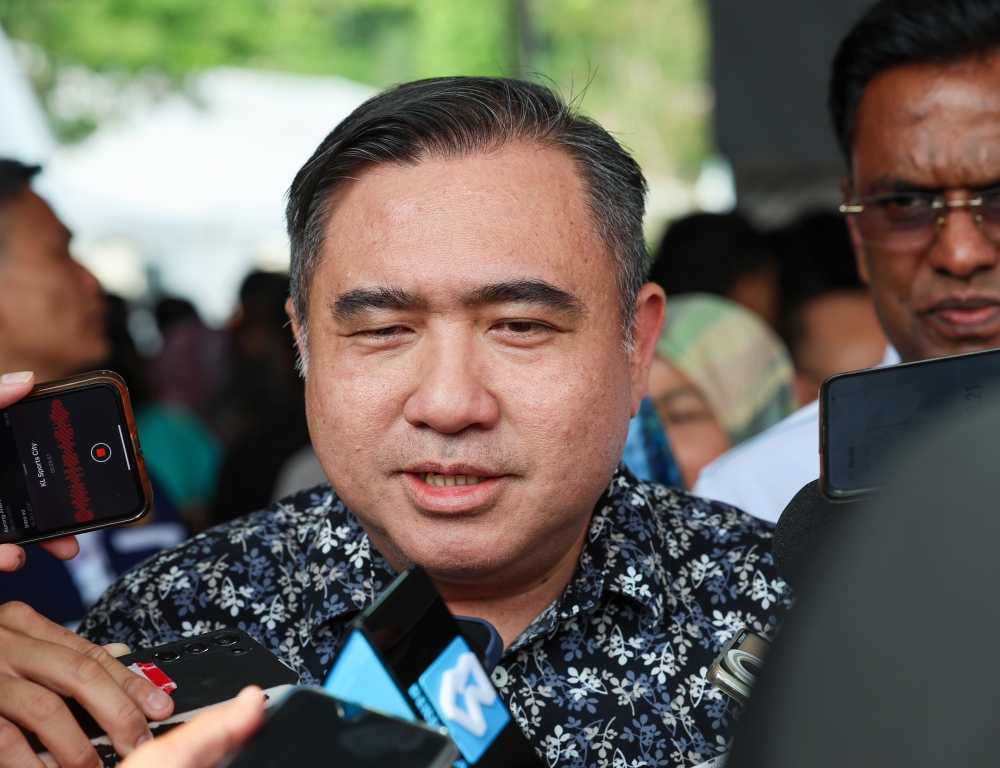 The contract value of local companies’ involvement in the East Coast Rail Link (ECRL) project has reached RM12.99 billion, surpassing the set target of RM10.8 billion, said Transport Minister Anthony Loke Siew Fook. — Bernama pic