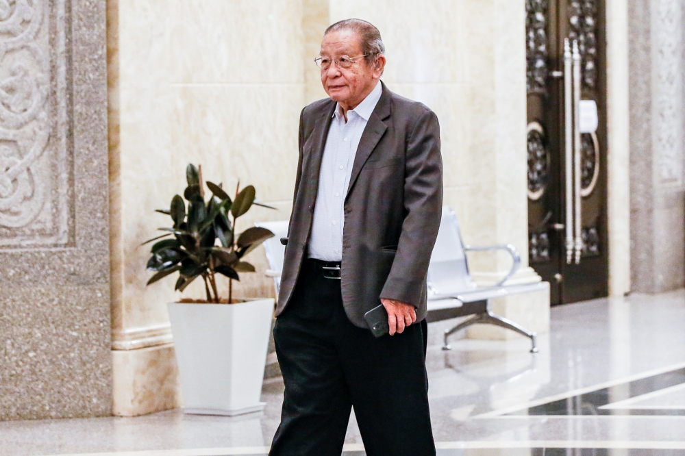 Lim Kit Siang will give his statement to the police over his non-Malay prime minister remarks. — Picture by Hari Anggara.