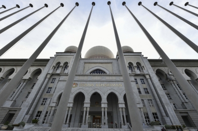 Sarawak Report editor, two others ordered to pay RM300,000 in damages to Terengganu Sultanah - Vimarsana News