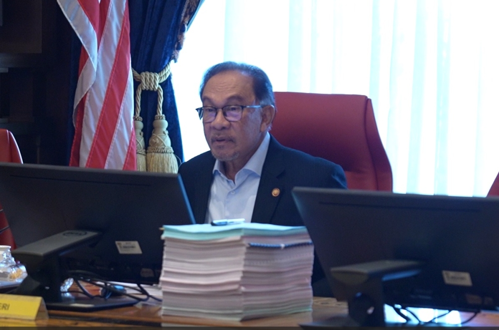 Prime Minister Datuk Seri Anwar Ibrahim chairs the Cabinet meeting. ― Screenshot courtesy of Suhairi /Prime Minister’s Office of Malaysia