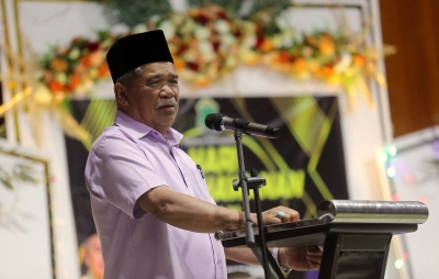 Mat Sabu: Agriculture Ministry discourages use of chicken manure as fertiliser - Vimarsana News