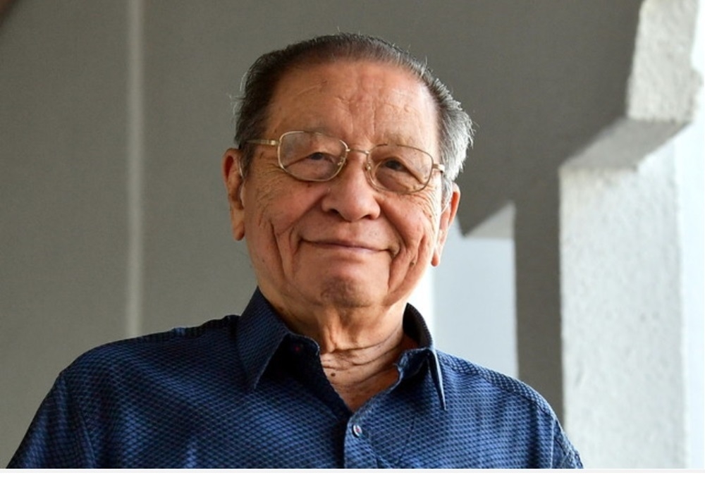 Tan Sri Lim Kit Siang (pic) has challenged Datuk Seri Muhyiddin Yassin to clarify his attempt to link the Sheraton Move with the downfall of Tun Dr Mahathir’s second government due to the latter’s apparent subservience to DAP. — Bernama pic