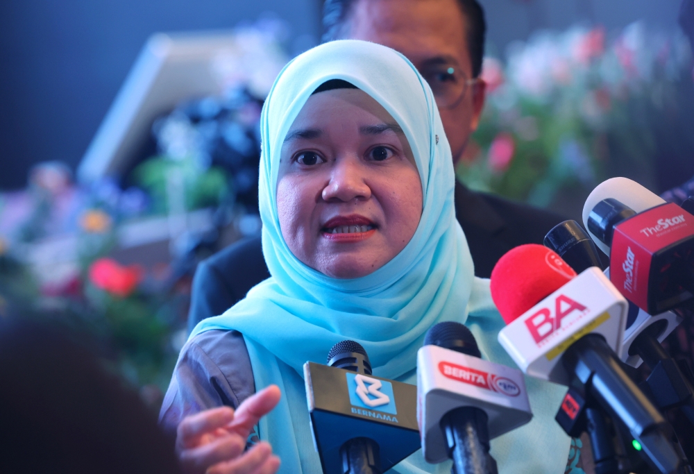 Minister Fadhlina Sidek expressed her sympathy to the family of the student and the hope that the police would immediately investigate the case. — Bernama pic