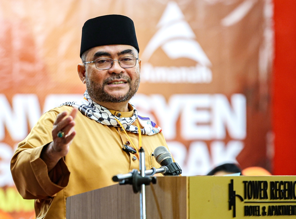 Amanah vice-president Datuk Seri Mujahid Yusof said the party has 1,900 branches and more than 200,000 members, adding that it should have at least one branch for each polling district centre in Malaysia. — Bernama pic