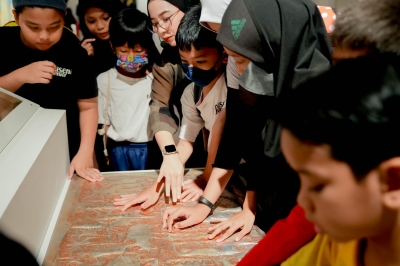 Kelab YSD-Kakiseni Junior 2023 pairs artists with teachers to foster creativity among school students