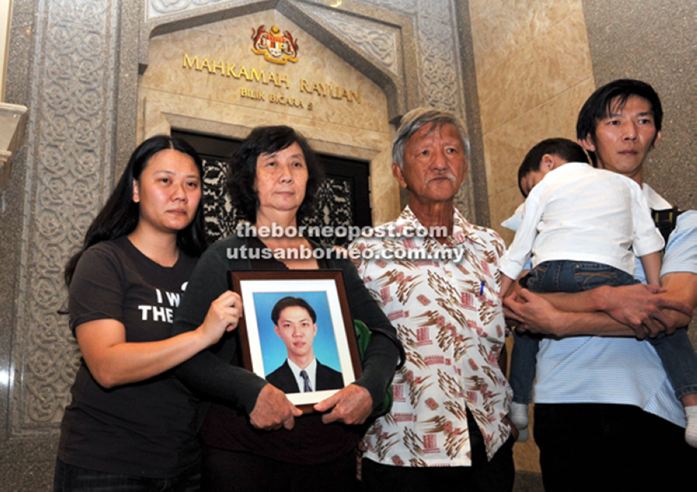 File photo shows Beng Hock’s family at the Court of Appeal. — Bernama file pic