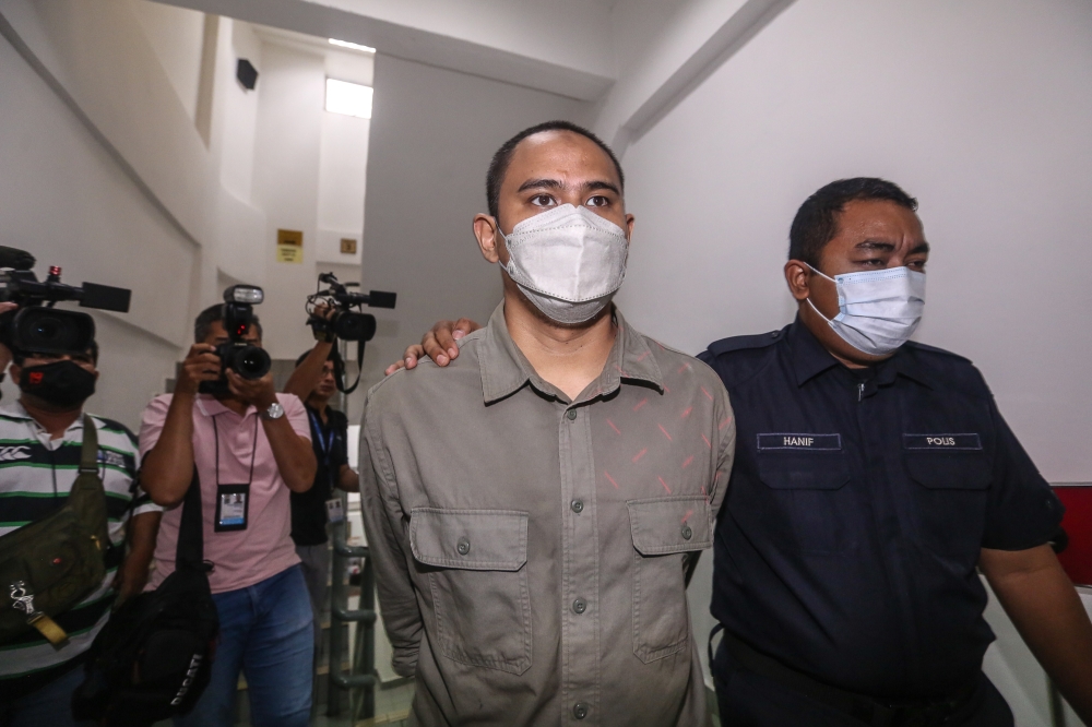 Mohamad Safiq Rosli, 37, who is the first individual to be charge under the new anti-stalking law, arrives at the Magistrate's Court in Shah Alam December 20, 2023. ― Picture by Yusof Mat Isa