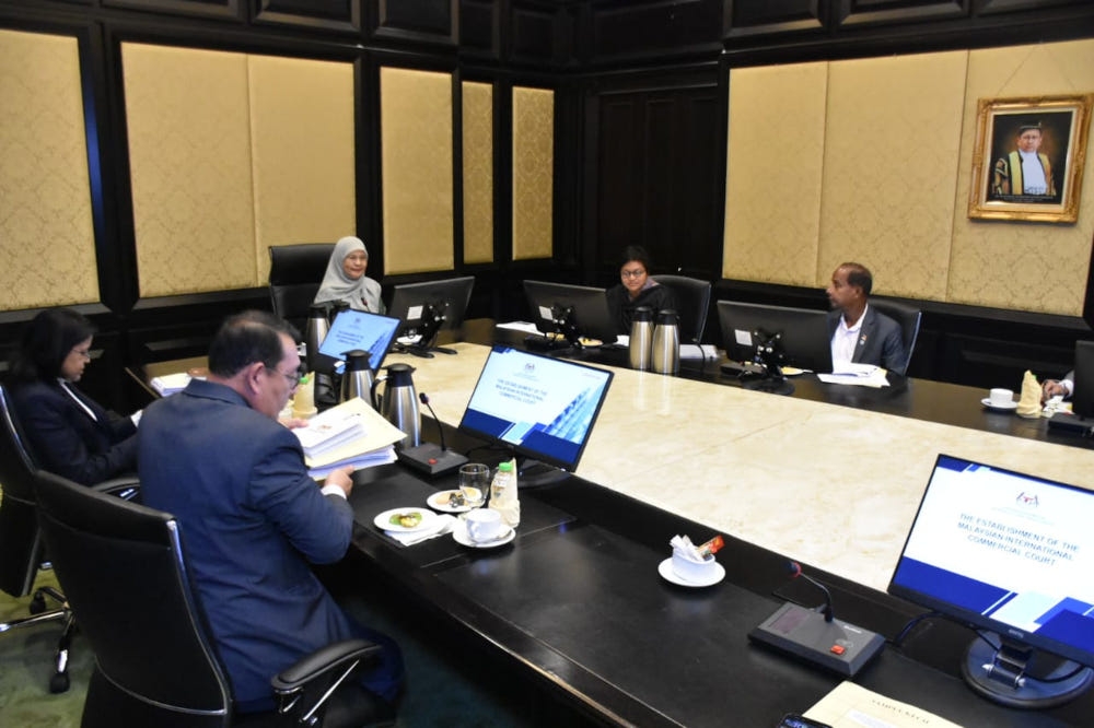 Datuk Seri Azalina Othman Said in a meeting with Chief Justice Tun Tengku Maimun Tuan Mat and representatives of the judiciary at the Palace of Justice in Putrajaya, December 20, 2023. — Picture from Facebook/Azalina Othman Said 