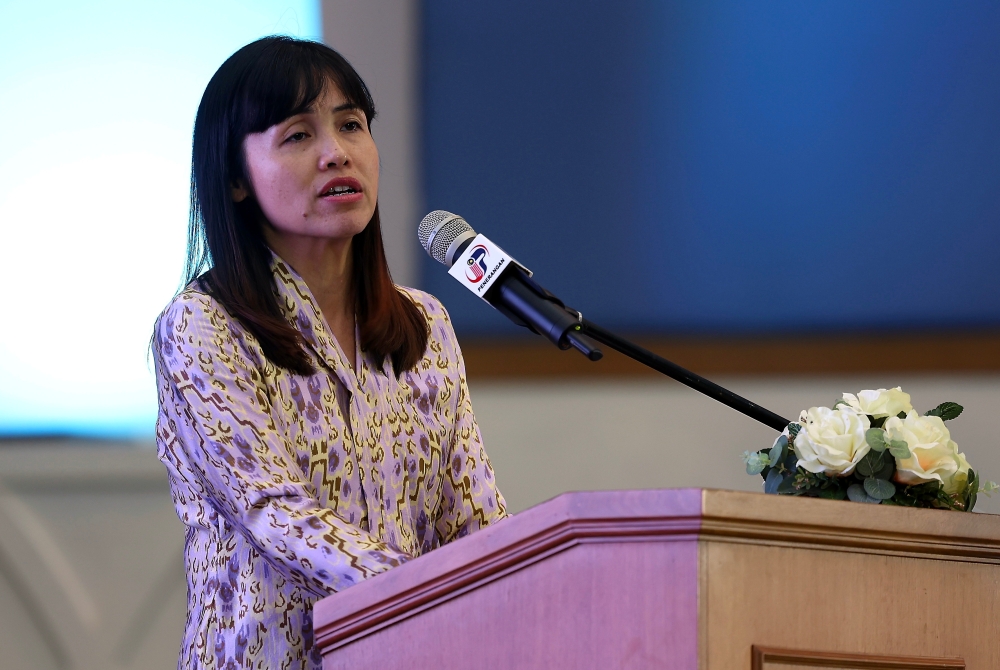 Deputy Minister of Communications Teo Nie Ching said this need is among several improvement suggestions that were raised in the session on the Formulation of the Malaysian Journalism Code of Ethics (EKM 2024) and Standard Operating Procedures (SOP) for JaPen media accreditation cards yesterday. — Bernama pic 