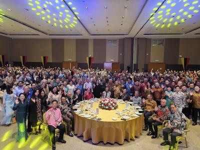 Abang Johari: Sarawakians rational people, uproar over Christmas messages on cakes in peninsula illogical - Vimarsana News