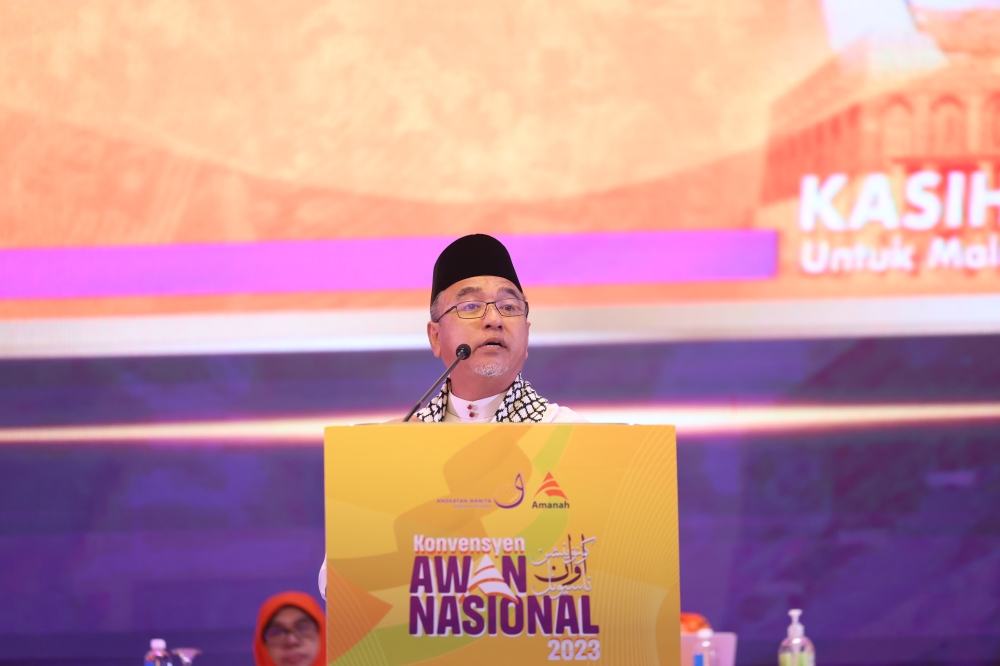 Speaking at the inauguration of the 2023 National Awan Convention in Klang today, Amanah vice president, Adly Zahari said through the action plan, the party’s top leaders could identify female Amanah candidates with the talent and potential to be made leaders. — Bernama pic 